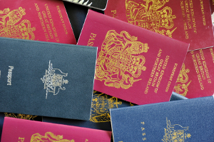 В каких случаях нужен нотариальный перевод паспорта?